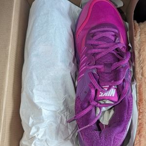 Womens Nike gym shoes